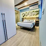 Feeling - Suites&rooms 3* レオン