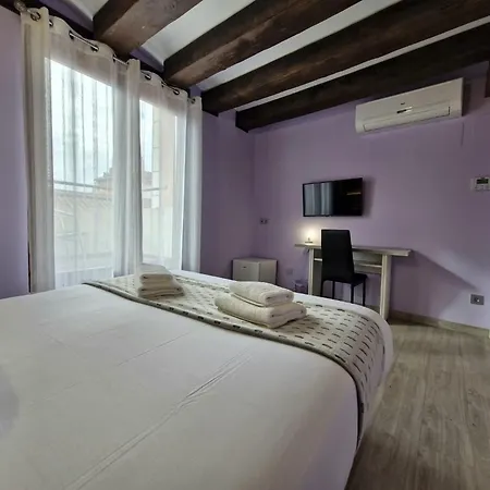 Feeling - Suites&rooms ليون